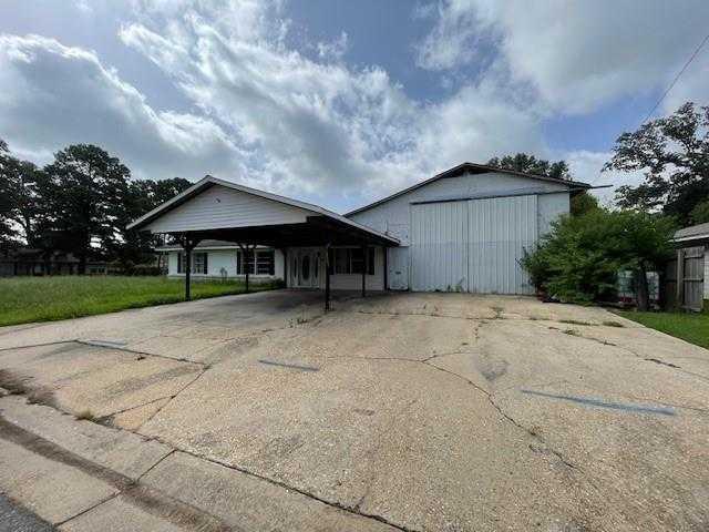 1001 Dale, 20719573, Benton, Single Family Residence,  for sale, Qianna Hauptman-Beaudoin, Keller Williams Realty Northwest Louisiana